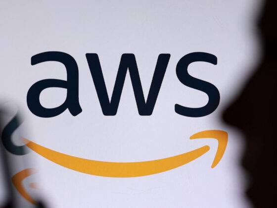 Cuando la nube se detuvo, repercusiones globales y regionales de la caída de AWS